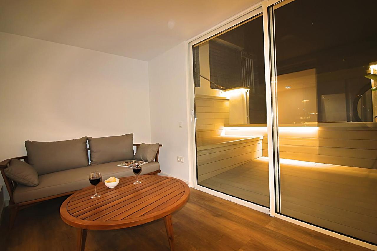 Incredible Penthouse With Jacuzzi In The Center, Unique In The Area Apartment Barcelona Bagian luar foto