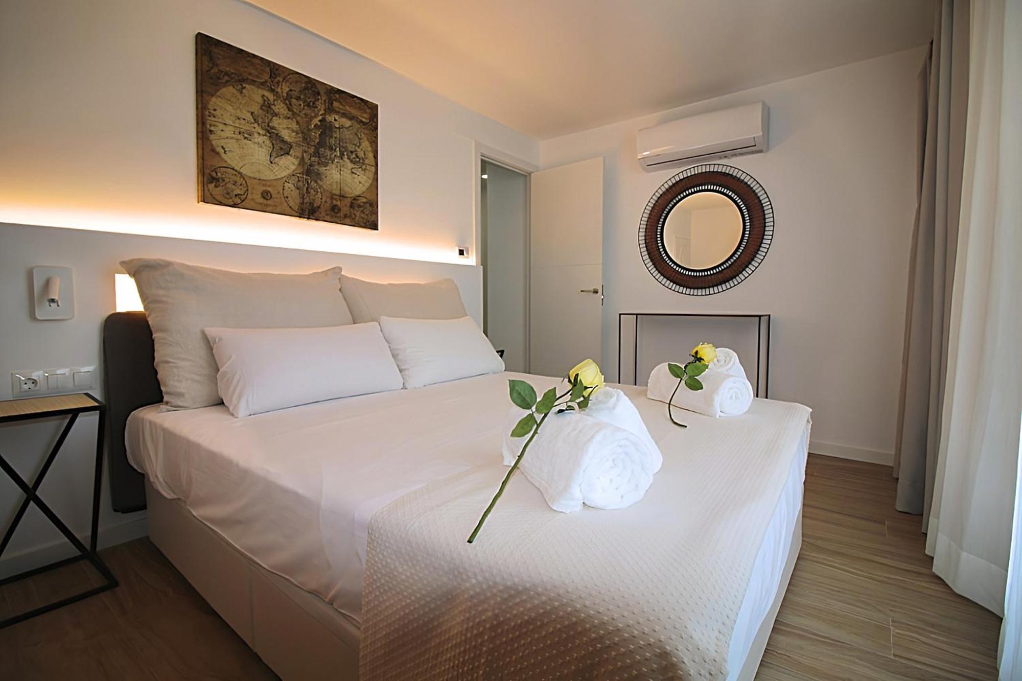Incredible Penthouse With Jacuzzi In The Center, Unique In The Area Apartment Barcelona Bagian luar foto